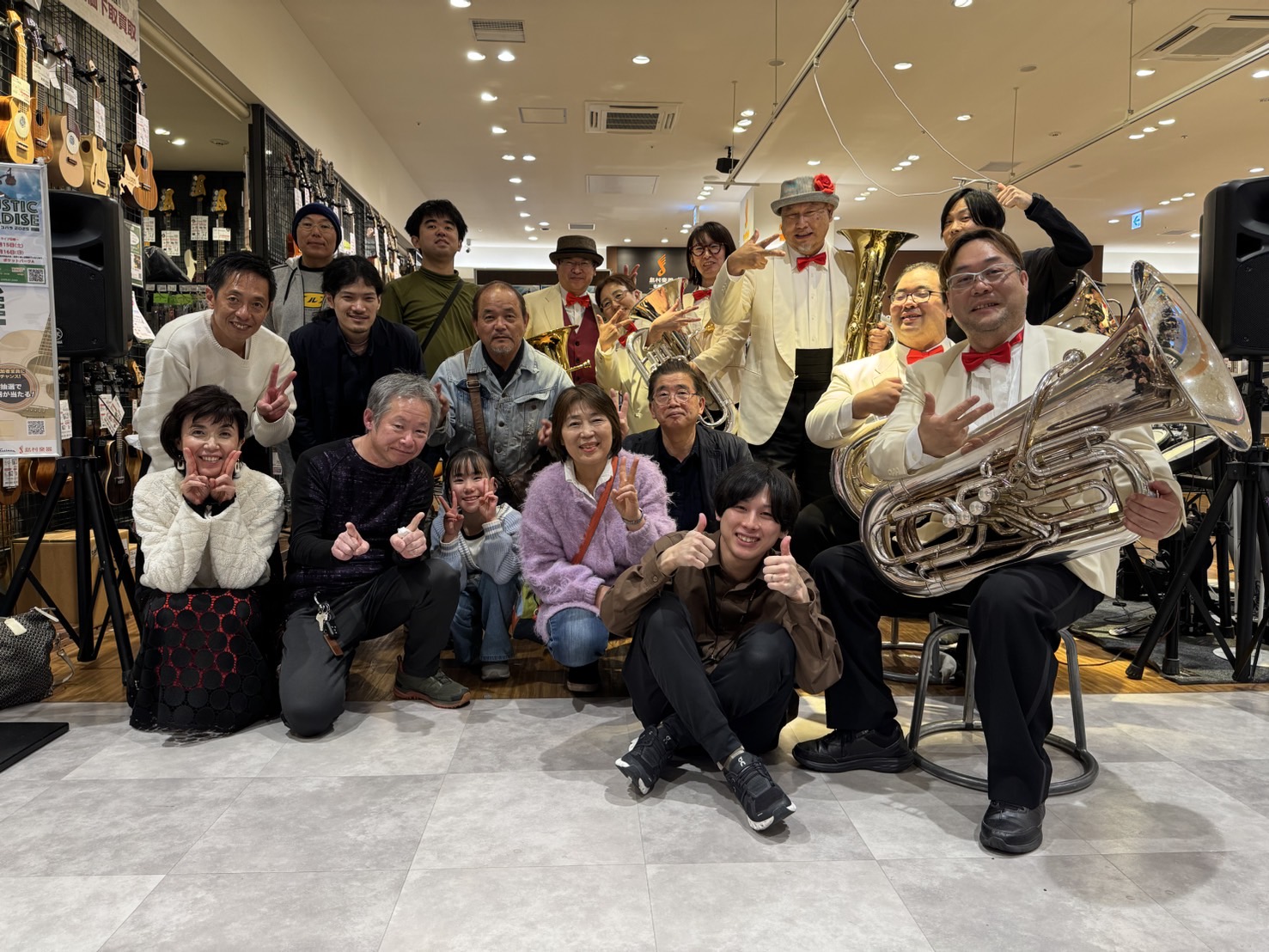 みなさんこんにちは！ アコパラ2025を担当させていただきました和泉店の山口です！ 3月16日のライブは、9組+1（スタッフ）のアーティストにご参加いただきました。 あいにく天気は雨で外で開催の予定が、会場が店頭になってしまいましたが、そんなこと関係なくみなさん最高のパフォーマンスで盛り上げてくれま […]