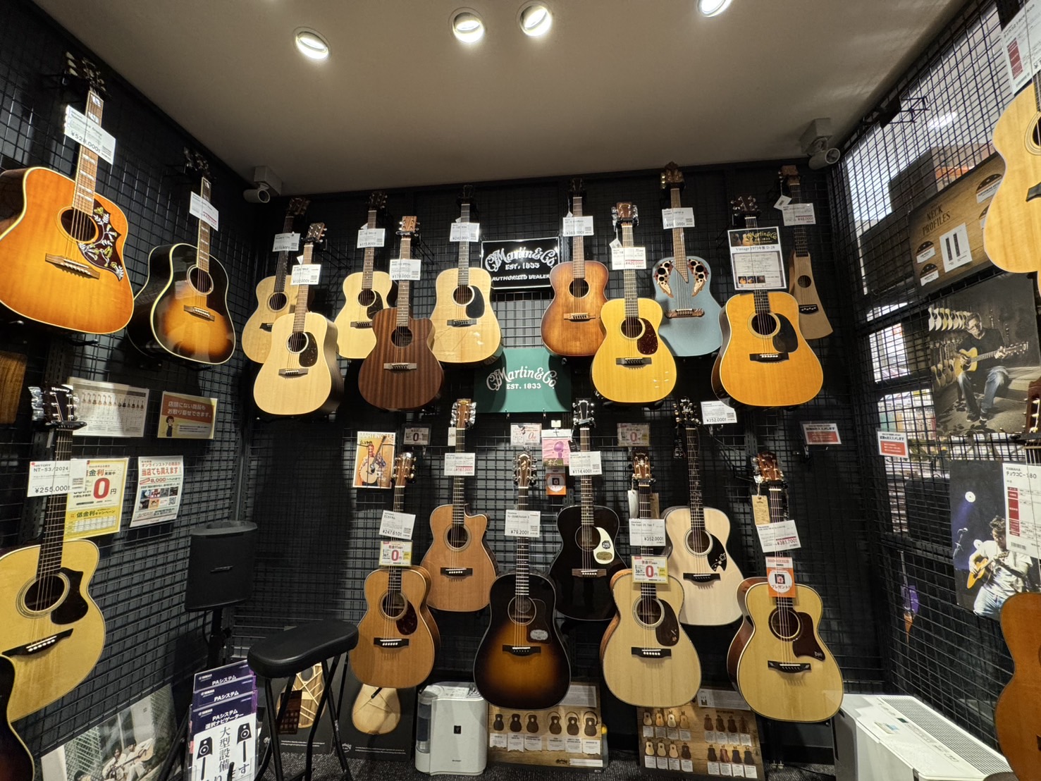 こちらのページでは当店のアコースティックギターの在庫をご紹介しております！気になるブランドやカテゴリーがあればバナーをタップで一覧をご覧いただけます！ CONTENTSご案内いたします！ブランド別一覧カテゴリー別購入後のサポートも充実！教室のご案内ご案内いたします！ 初めてのギター選びや、自信のない […]