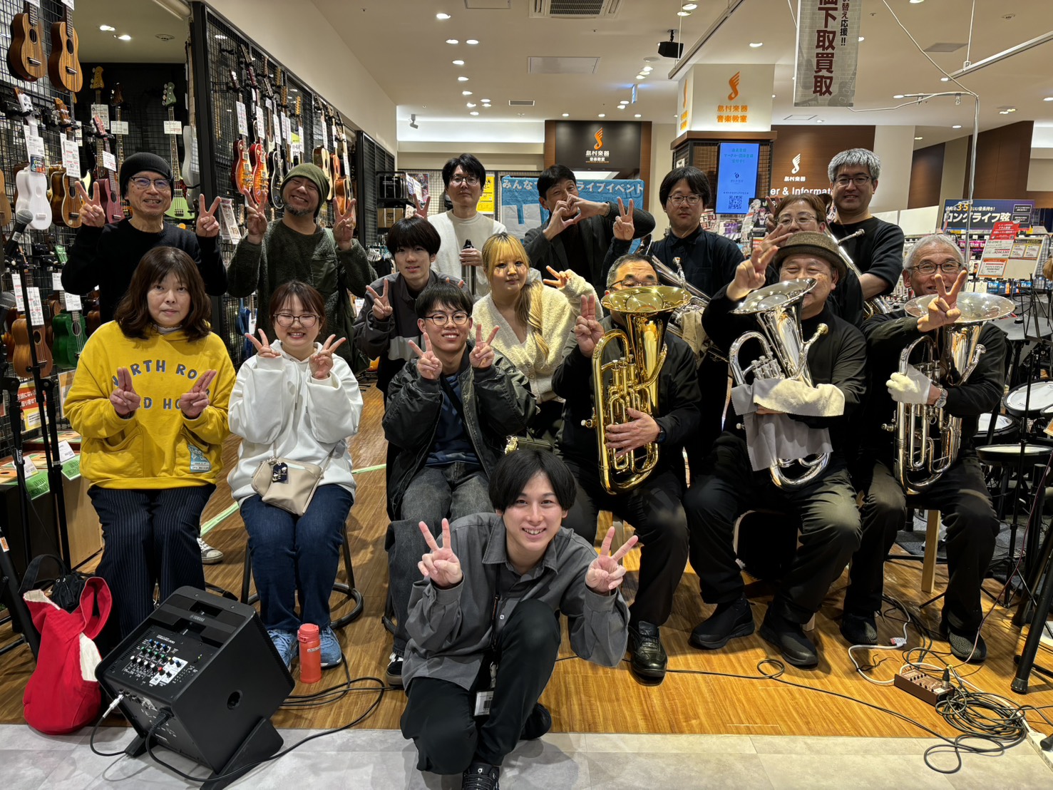 みなさんこんにちは！ さて！待望の復活を遂げたHOTLINE！！ バンド、弾き語り、ソロ演奏何でもありのオールジャンルイベント！和泉店では計8回の開催を予定しており、今回はいよいよ最終回の第8回目！ ラストを飾る今回の会場は店頭スペース！泣いても笑っても最後のHOTLINE2025‐2026をレポー [&hellip;]