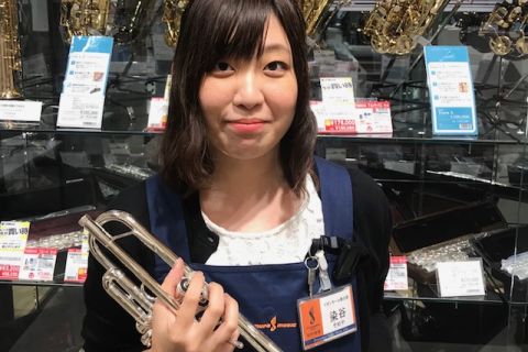 スタッフ写真 ピアノ・管楽器・弦楽器・ウクレレ・楽譜 染谷
