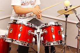 こんにちは！音楽教室担当のスタッフ宇田川です。只今、島村楽器かわぐちキャスティ店ではキッズドラム体験会のご予約を受付中です。 当店の水曜日担当講師の和田拓斗先生と一緒にドラムレッスンをスタートしてみませんか。担当講師がおひとりおひとりに合わせたレッスンを展開しています。 和田先生と一緒に楽しくレッス […]
