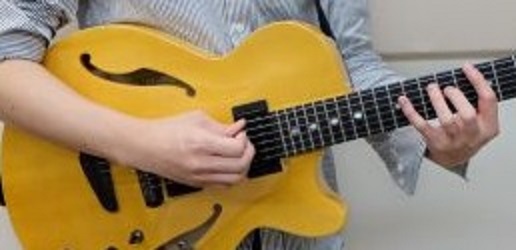 こんにちは！音楽教室担当のスタッフ宇田川です。只今、島村楽器かわぐちキャスティ店ではジャズギター体験会のご予約を受付中です。 当店の木曜日担当講師の逆井祐輔先生と一緒にジャズレッスンをスタートしてみませんか。担当講師がおひとりおひとりに合わせたレッスンを展開しています。 ジャズを一緒に楽しもう！ ■ […]