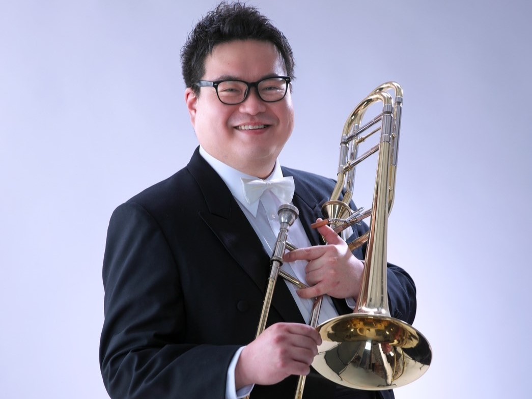 CONTENTS講師プロフィール講師からのコメントコース概要お問い合わせ講師プロフィール 松尾　光祐（まつお　こうすけ）　担当曜日：火曜日 鹿児島修学館高等学校卒業。東京音楽大学卒業。東京音楽大学大学院修了。東京在中時にオーケストラ、吹奏楽、室内楽、ミュージカル等で活動。2021年より鹿児島を拠点に […]