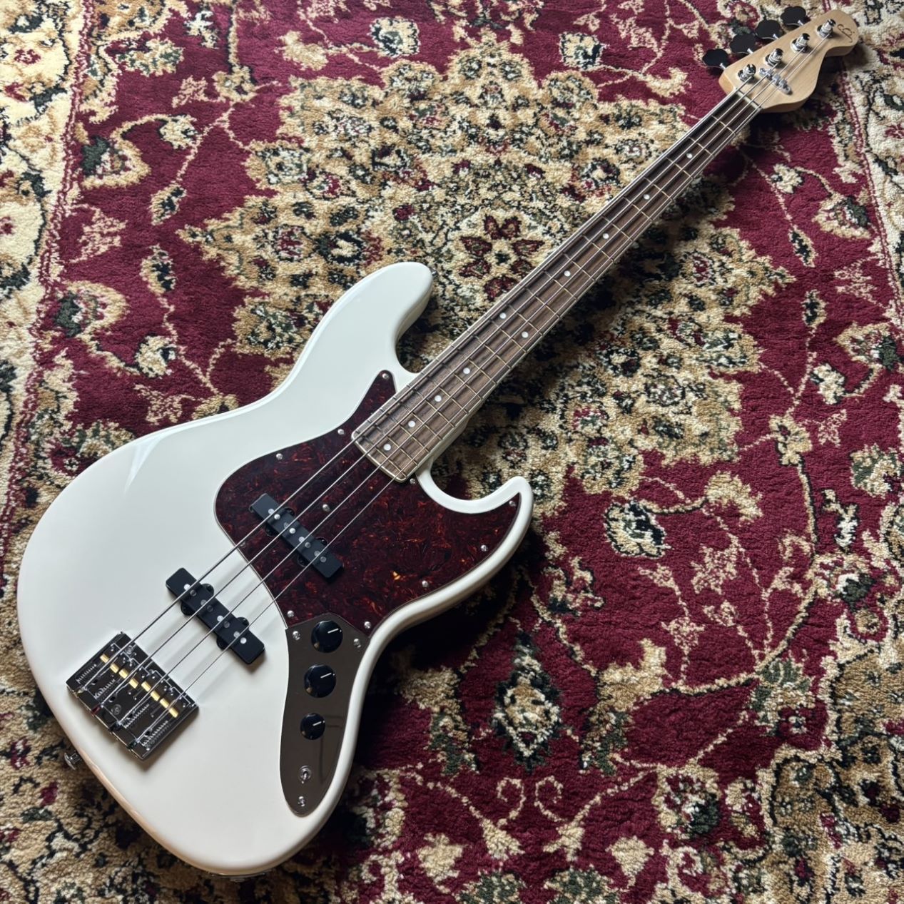 Black Smoker エレキベースBlack Smoker BETA J4 【新品特価品】