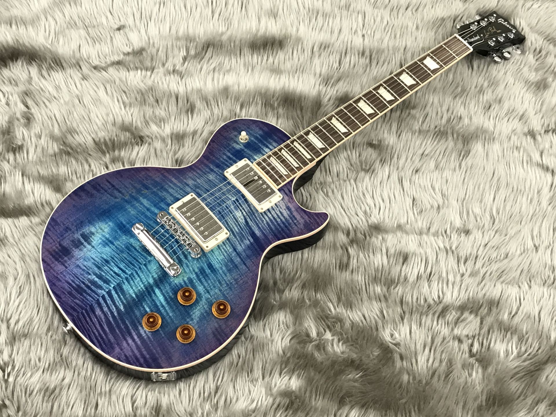 *2018年のNEWモデルを含むレスポールが入荷しました！ **2017年モデル ***Les Paul Standard T 2017 アルミニウム製のブリッジ・テイルピースを搭載した2017年製レスポールスタンダードです。 現代のテクニカルなプレイにも対応した、非対称形状のスリムテーパーネックを […]