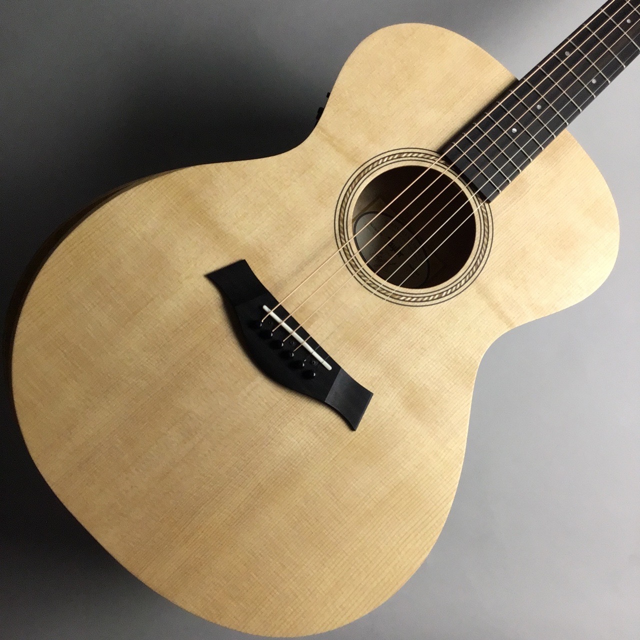 エレアコギターTaylor LTD EG Academy 12e