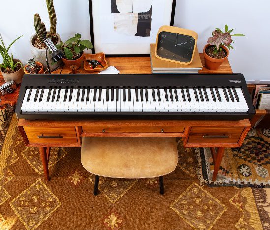 こんにちは。島村楽器アミュプラザ鹿児島店の小村です。最近人気の卓上タイプの電子ピアノ。各メーカーが様々な機種を発売していますので、一気にこちらでご紹介いたします！ メーカーのサイトみても 「グランドピアノのような…」「本格的タッチ」 結局何が違うのかよく分からない… そういったお客様の為にピアノ担当 […]