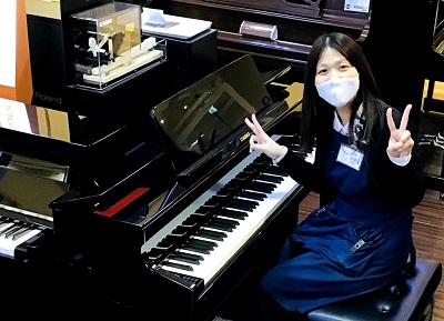 ピアノ歴：約30年ピアノ担当：小村