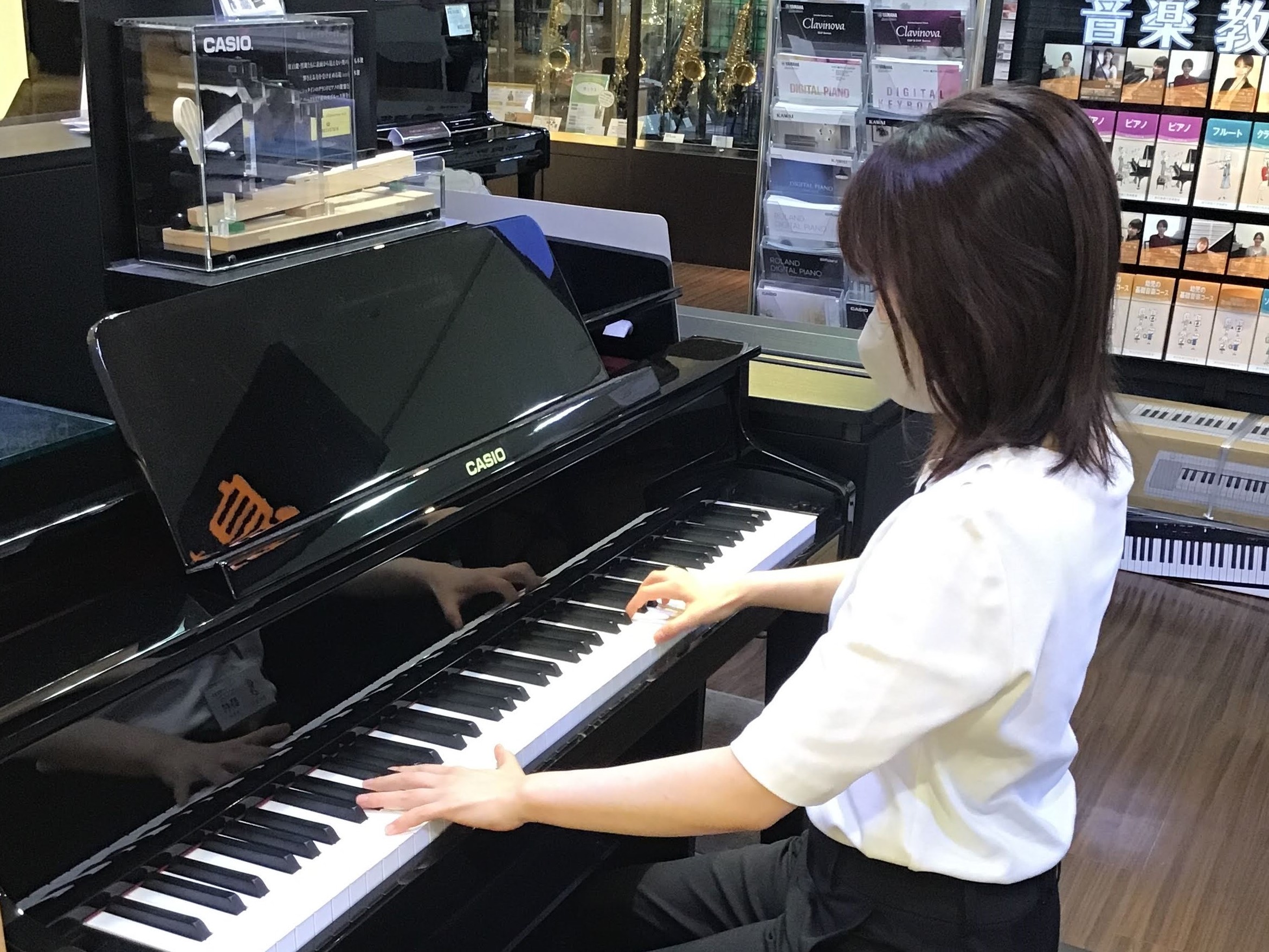 ピアノ歴:約20年ピアノインストラクター:野村