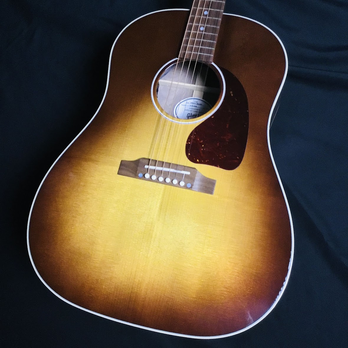 GibsonJ-45 Studio Walnut