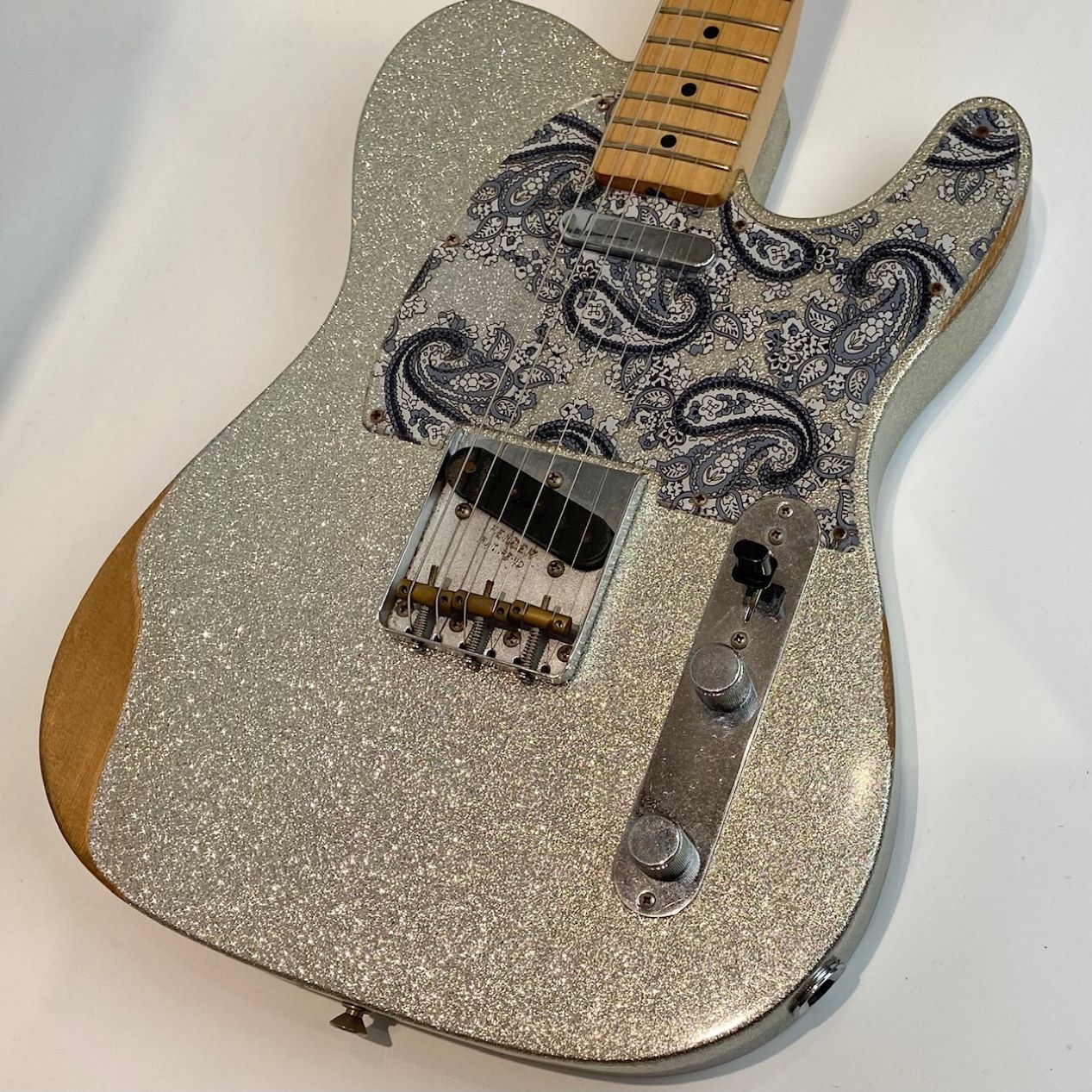 FenderBrad Paisley Road Worn Telecaster Silver Sparkle 2017年