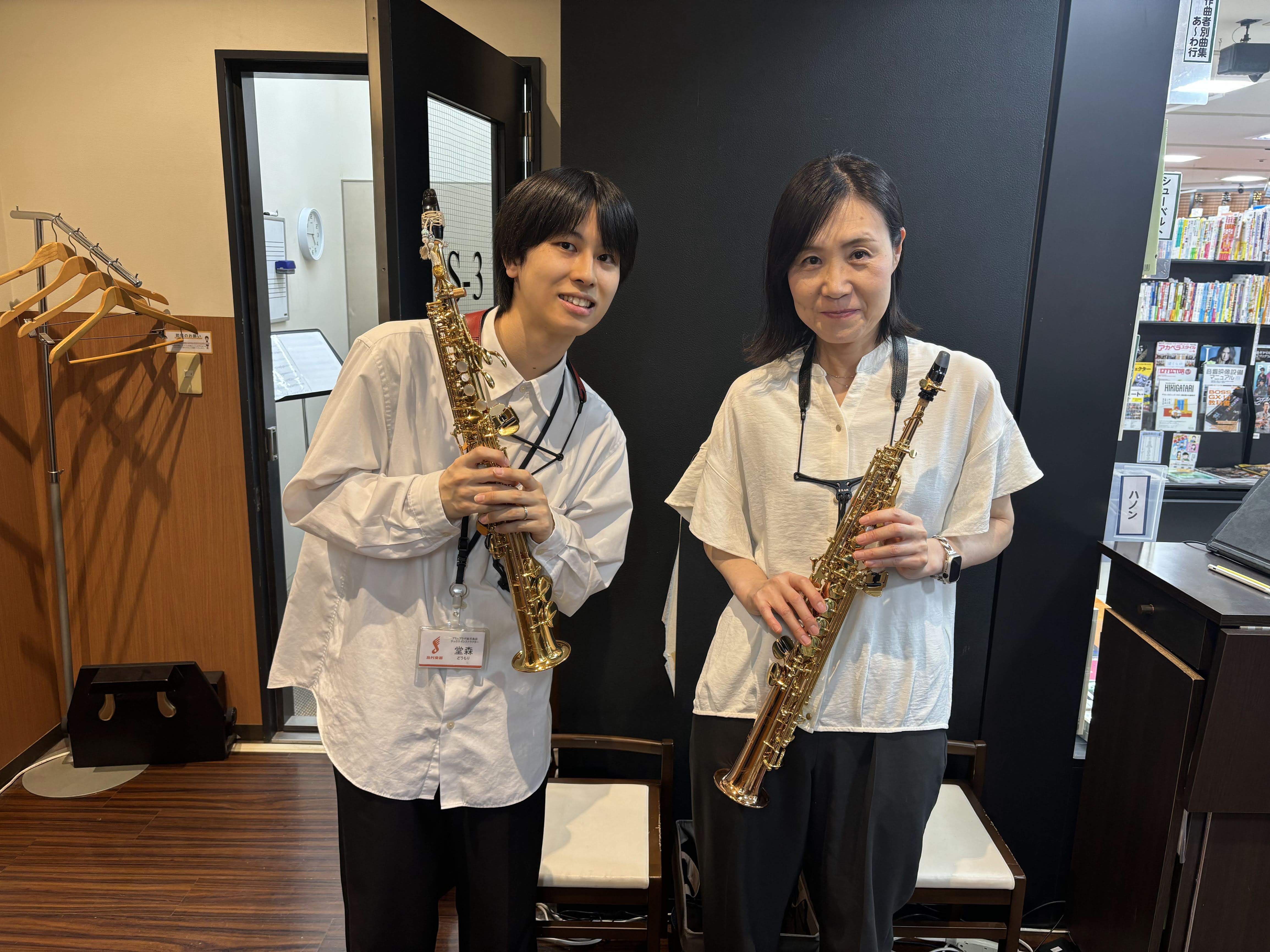皆さまこんにちは！島村楽器アミュプラザ鹿児島店サックスインストラクターの堂森です！今回はサックスサロンでレッスンを始めて約2年半の会員様、Y様をご紹介いたします。今月、東京での発表会へご出演されます！サックスを始めたきっかけから発表会出演に至った経緯、出演が決まった時のお気持ちなどお伺いしてみました [&hellip;]