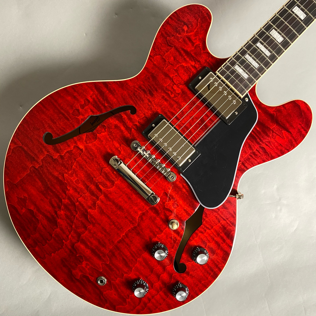 こんにちは！Gibson/ES-335 Figuredが入荷致しました！かなりエグイ見た目になっております！ *Gibson ES-335 Figured（Sixties Cherry） セミアコの代名詞こと「ES-335」。ハンドワイアード・コントロール・アッセンブリー、オレンジ・ドロップ・キャパ […]