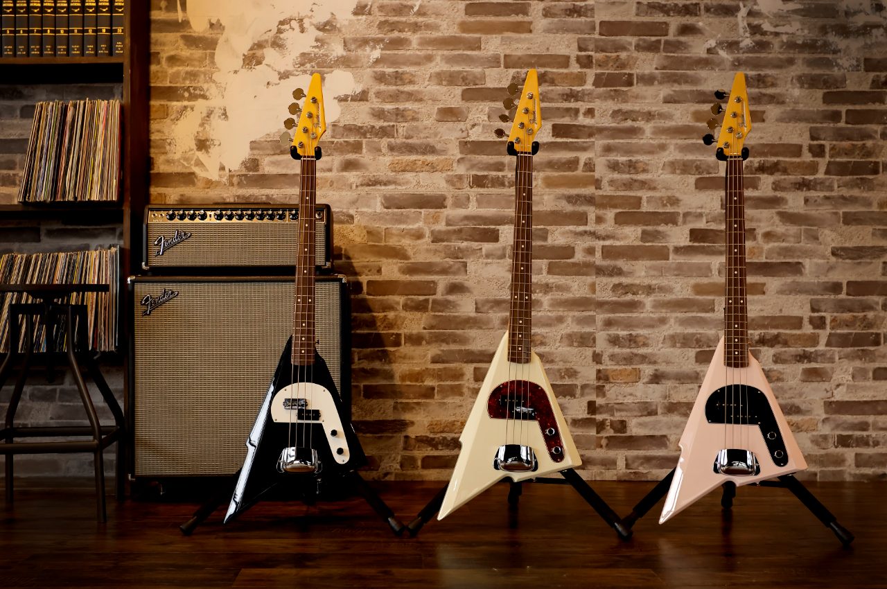 人気ベーシスト、Hama Okamotoのシグネイチャーモデルが発売となりました!!]]早速詳細をご紹介していきます!! *Hama Okamoto Fender® Katana Bass Squierブランドより1985年からわずかな期間だけ生産されていた貴重なモデル「KATANA」を大胆なカスタ […]