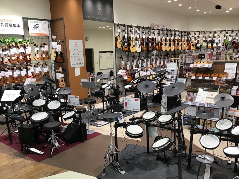 CONTENTSお買い得セットのご案内♪電子ドラムコーナーのご紹介【電子ドラム】組立設置・セッティングサービス開始！展示ドラムは全て、お試しして頂けます!!展示商品はこちらからRoland 電子ドラム　V-DrumsシリーズYAMAHA 電子ドラム　DTXシリーズ当店ドラム上級アドバイザーが、様々な […]