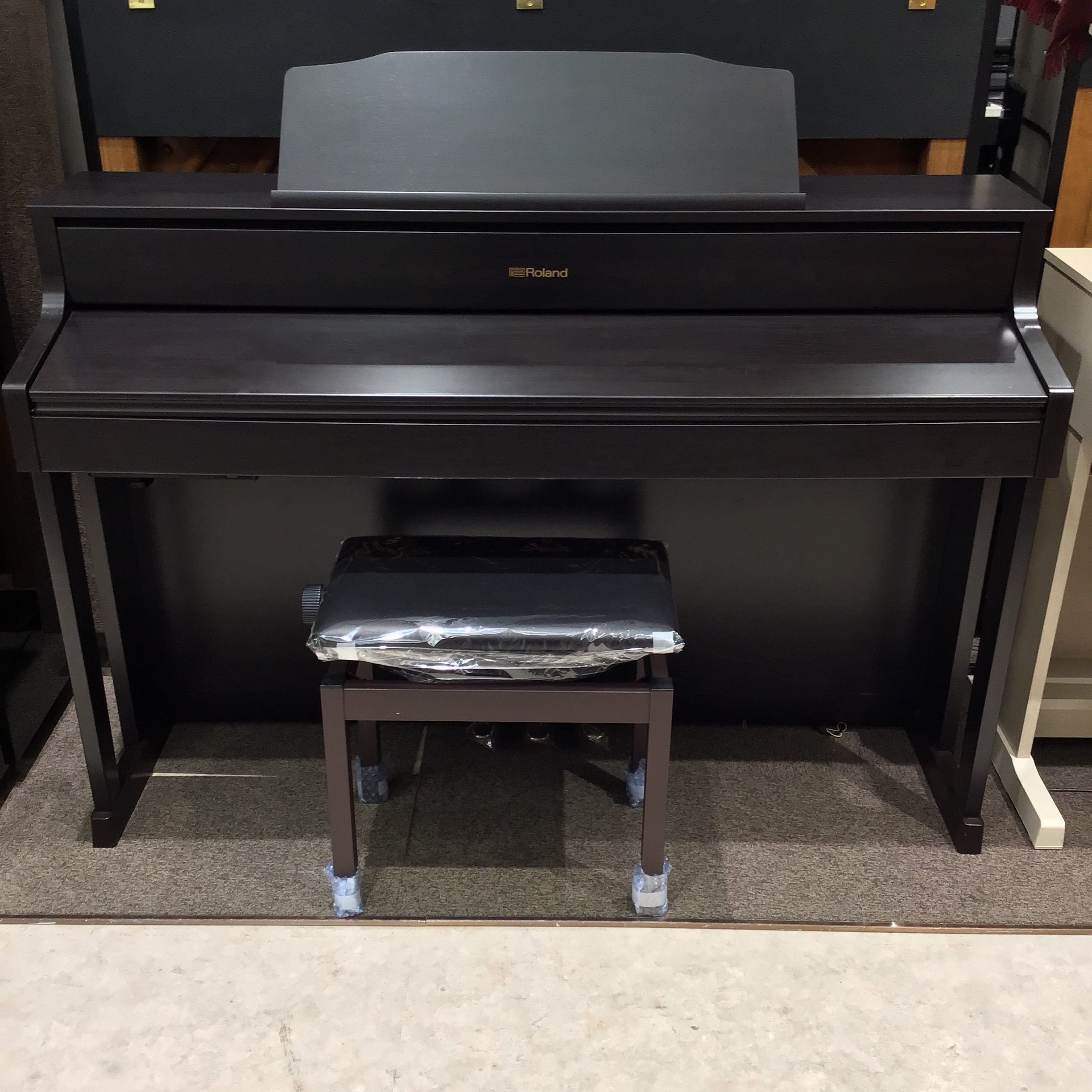 中古電子ピアノRoland　HP605/CR（クラシックローズカラー）※2016年製　ご成約済み