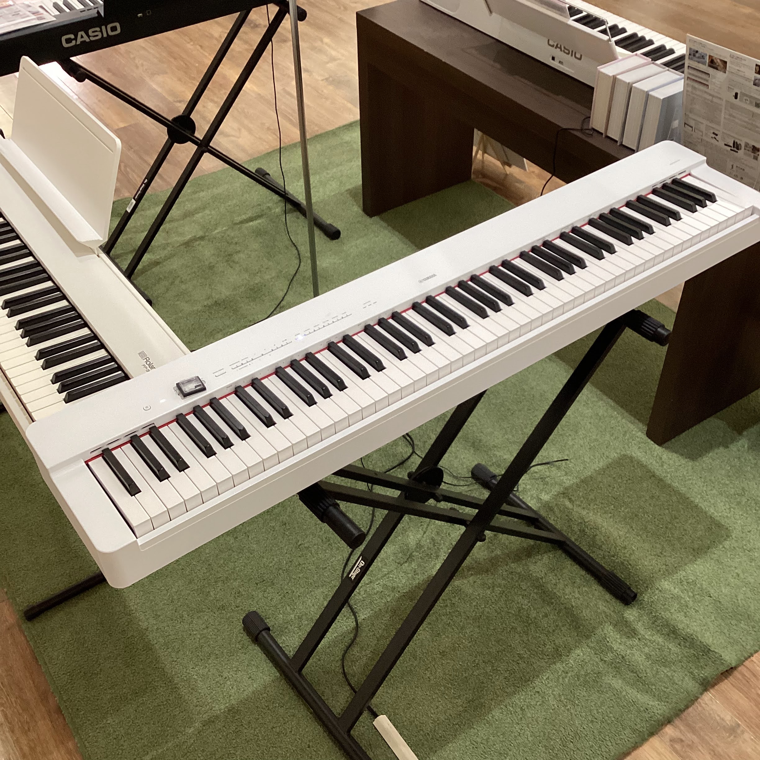 電子ピアノ(軽量・コンパクトタイプ)YAMAHA(ヤマハ)P-225/WH(ホワイト)