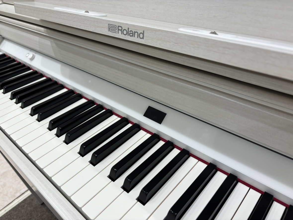 Roland（ローランド）電子ピアノの一部モデルにおいて、2025年11月6日（木）より価格改定が実施されます。当店展示モデルを含む人気シリーズ「LX5」「LX6」も対象となります。価格改定前にご検討中の方は、ぜひお早めにご相談ください。 CONTENTSRoland LX5シリーズ 価格改定情報R […]