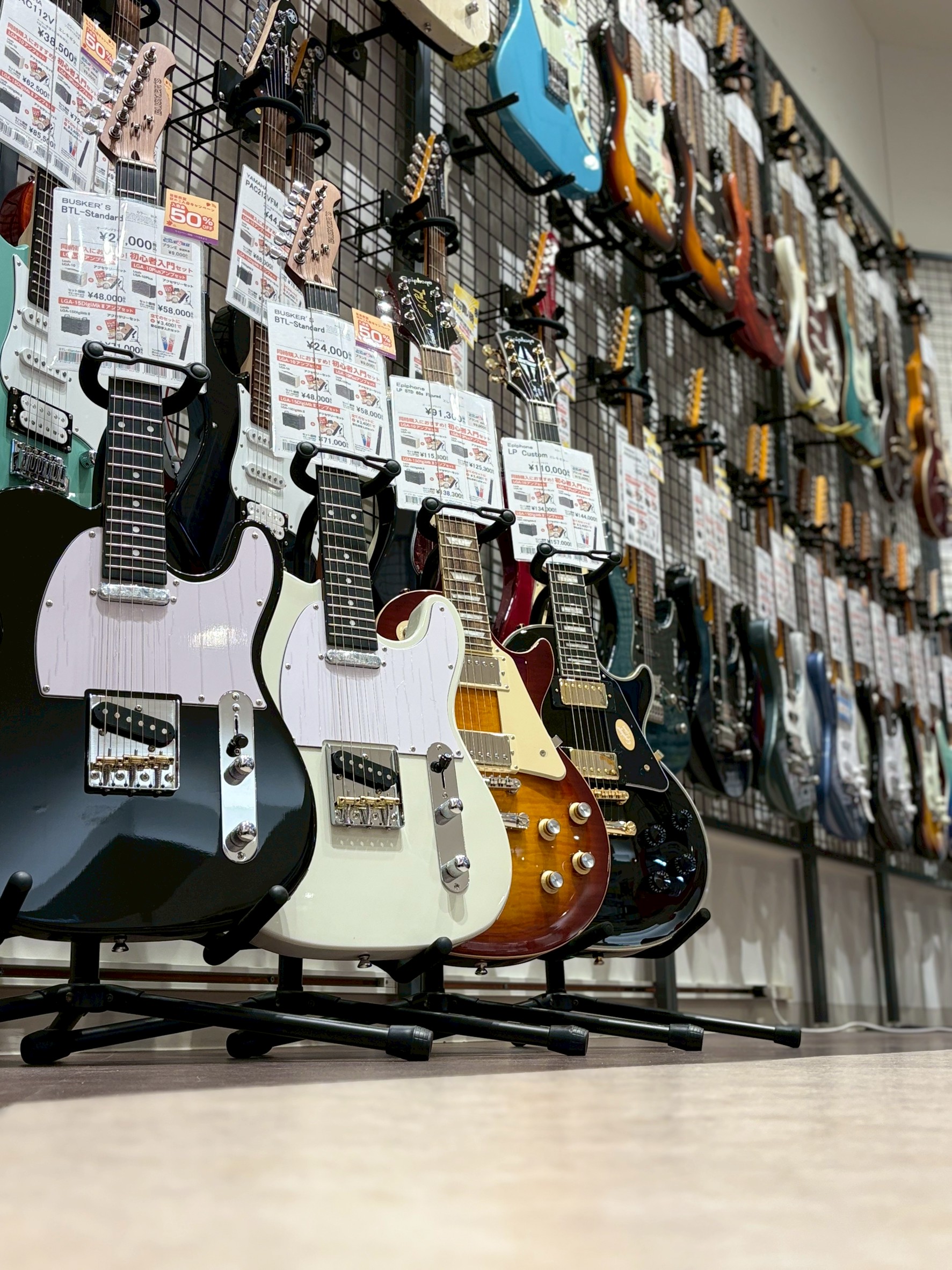 石川・富山エリアで「エレキギターを始めてみたいな…」と思っている皆さまへ。 島村楽器イオンモールかほく店には、石川県（金沢・かほく・津幡・内灘）や富山県（小矢部・高岡・砺波）など、さまざまな地域からお客様がギター選びやご相談にお越しいただいています。 ■初めての1本を探している■どれを選べばいいのか […]