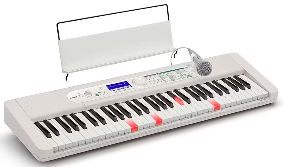 光る鍵盤で多くの音色と多くの楽曲が内蔵されている、録音も可能なモデル。CASIO / LK-530