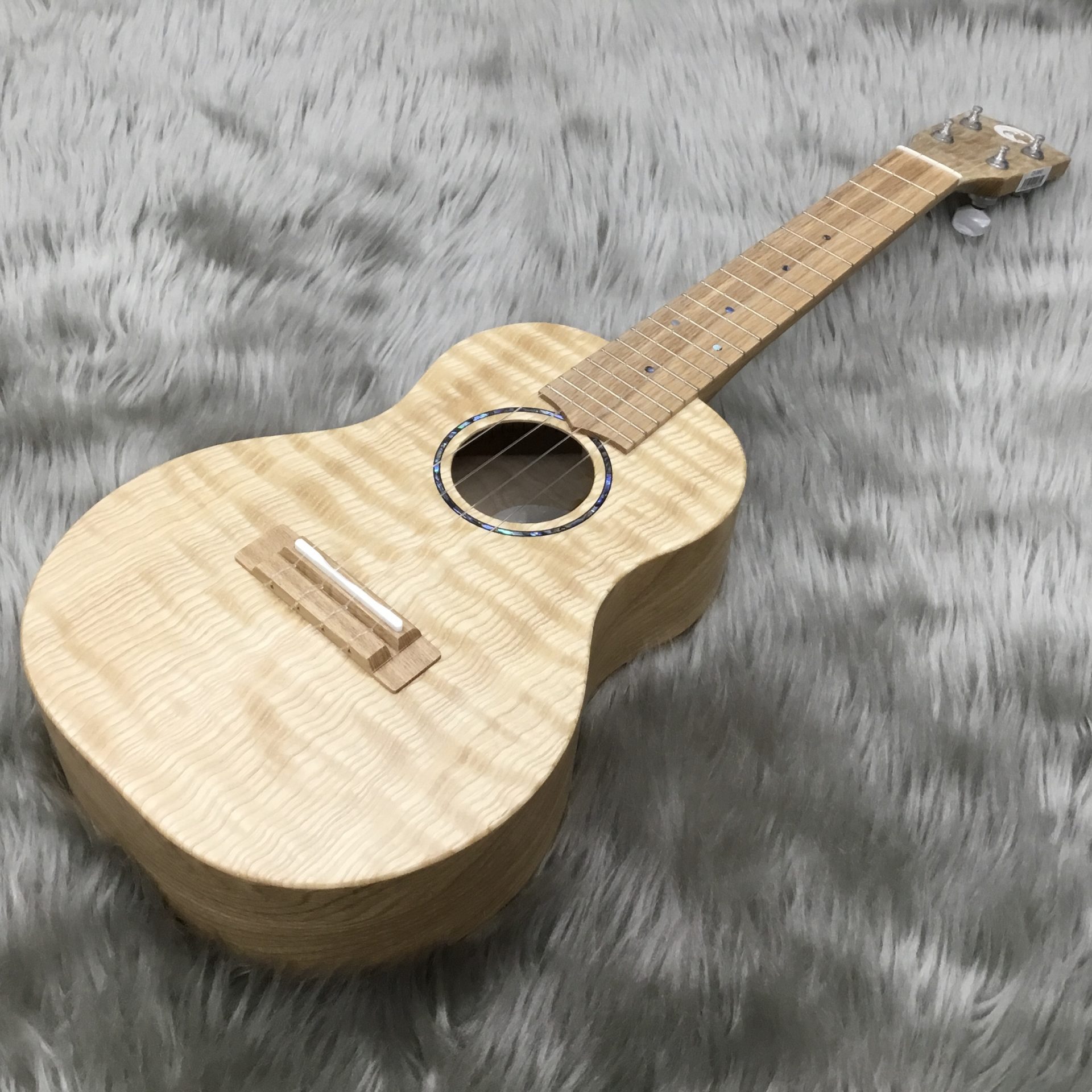 [https://www.shimamura.co.jp/shop/kanazawa/ag-ukulele/20200709/1656:title=] *COTONEシリーズに新しい仲間が登場！ *COTONE 年々、希少な資源になっていく世界中の「トーンウッド」と言われる木材を使い、世界的にも弦楽 […]