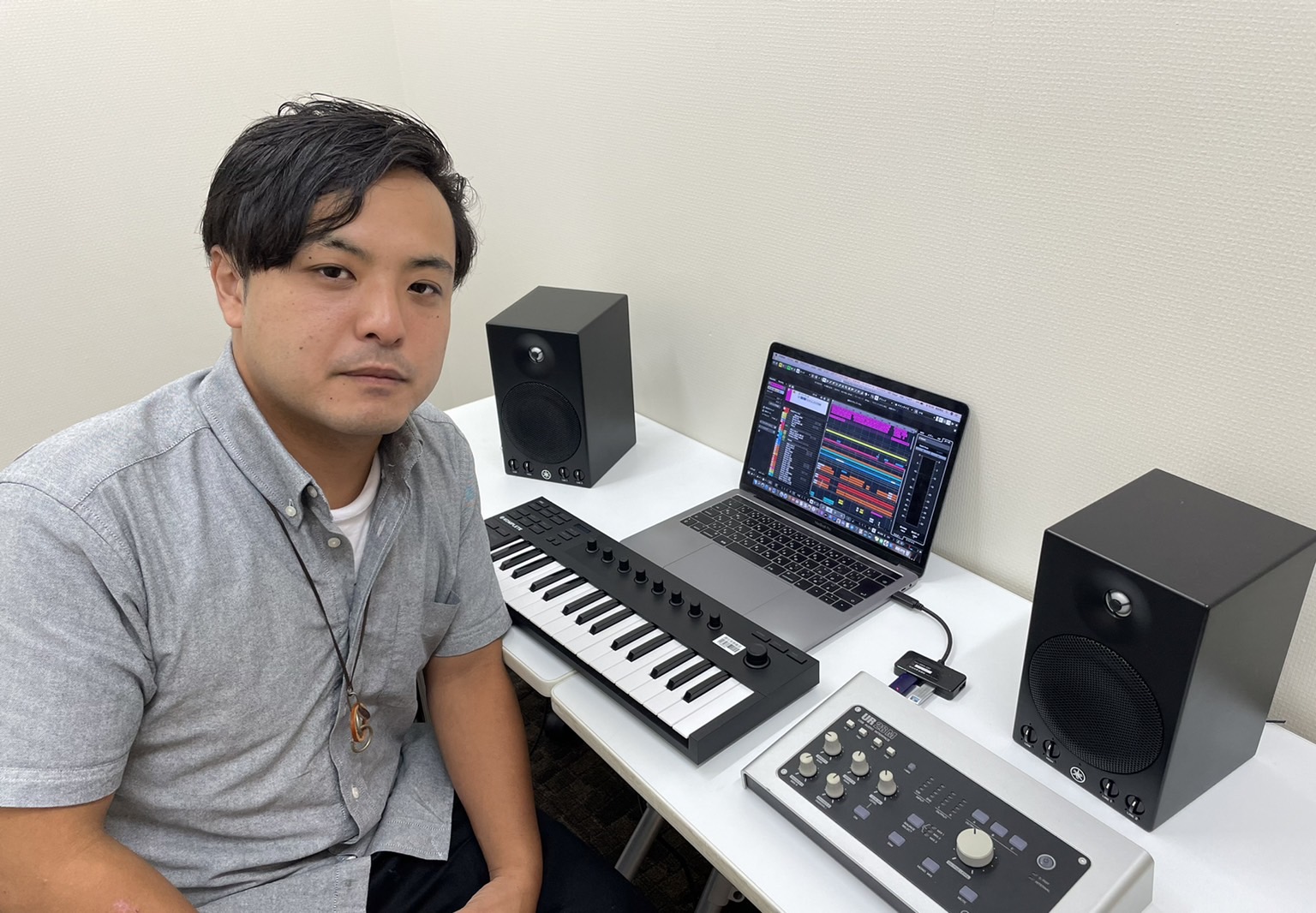 DTM（デスクトップミュージック）科　 安田　幸広（やすだ　ゆきひろ）担当曜日：金曜日 皆さんは パソコンで音楽制作をすることを【Desk Top Music】略して【DTM】といいます。 楽器が演奏出来なくても、マウス操作で作曲が出来ますし、楽器が弾ける方は演奏の録音や編集が簡単に出来ます。 DT […]