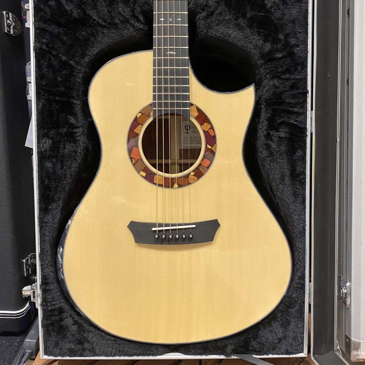 Phi GuitarsM30 Special No.6