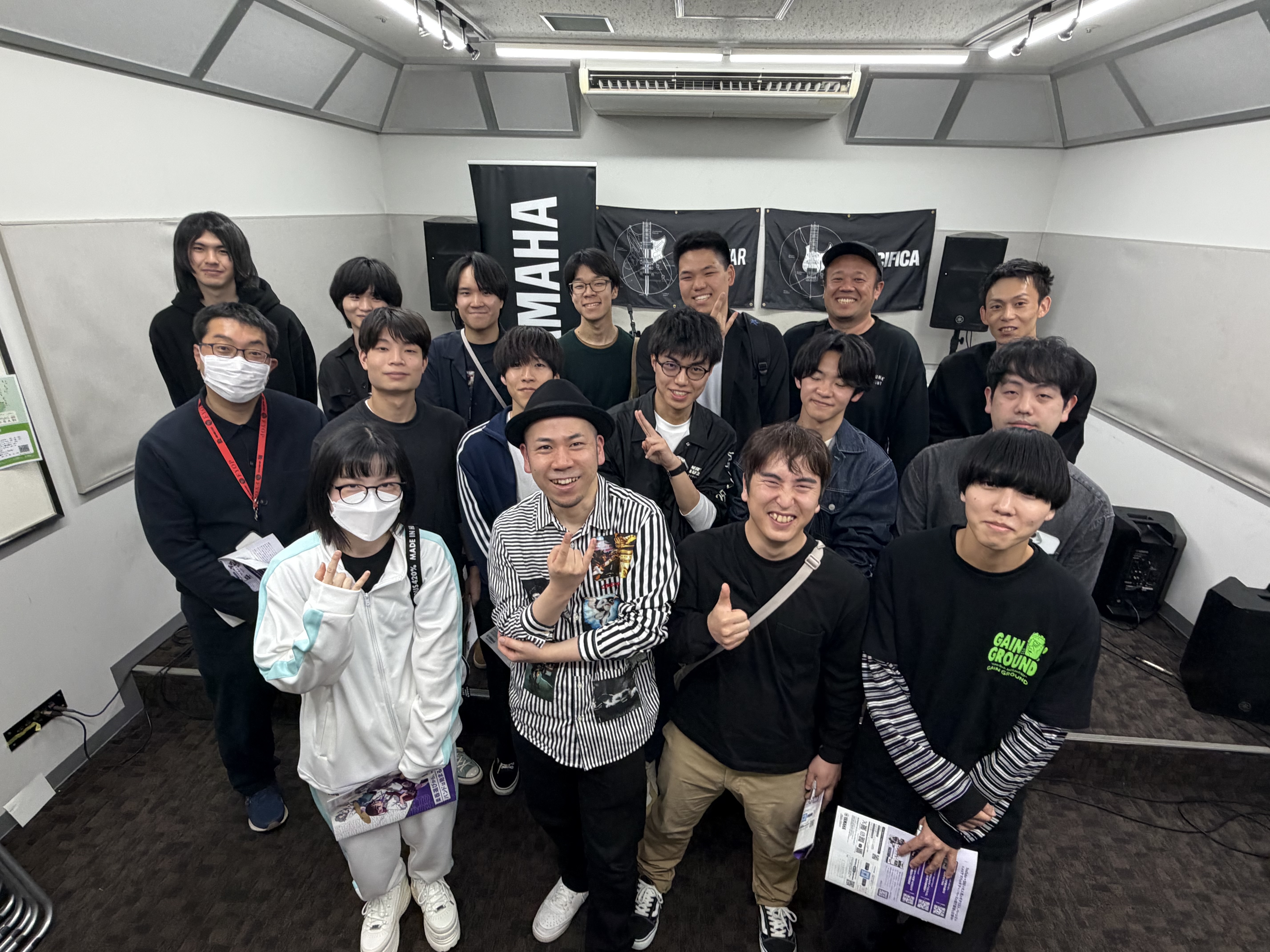 イベント当日の様子 CONTENTS 圧巻のオープニングデモ！「自分にぴったりの1本」を見つける弾き比べ解説エンディング：再びのデモ演奏で最高潮に 圧巻のオープニングデモ！ 「自分にぴったりの1本」を見つける弾き比べ解説 PAC112V (エントリーモデル)～最新モデルPacifica SC Sta [&hellip;]