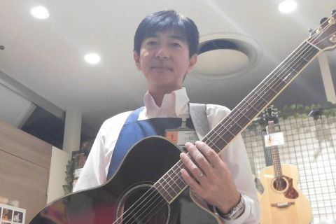 スタッフ写真 店長 小松