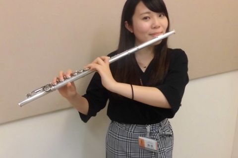 スタッフ写真 フルートインストラクター 森泉