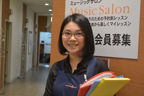 スタッフ写真 音楽教室 佐東