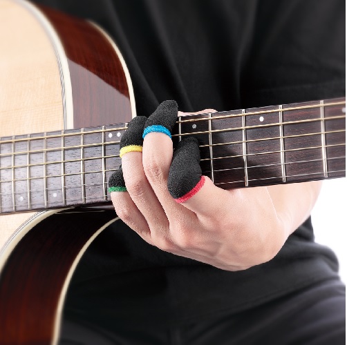 【ギター初心者のお悩み解決！】ギターを弾いても指が痛くならないサック発売中です