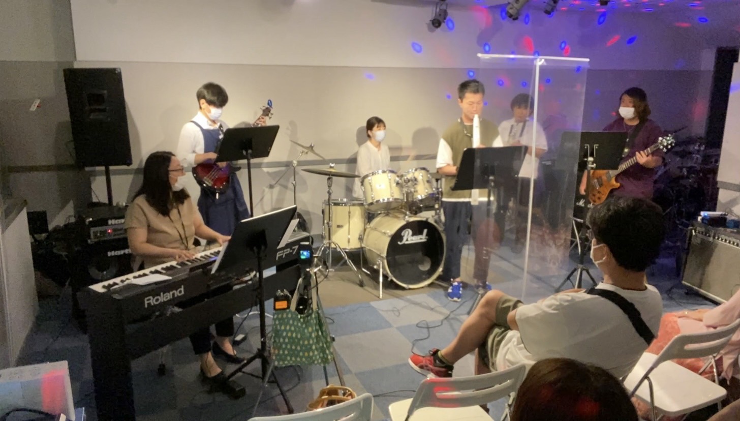 みなさまこんにちは！まだまだ暑い日が続きますね...夏バテしていませんか！？ そんな中、去る8/21(日)にサークルの合同発表会「葛西音楽サークル夏のコンサート♪」を開催いたしました！当日は各サークル参加者、来場者含め大変ご盛況頂きました！ われわれセッションサークルはT-SQUAREの名曲「TRU […]