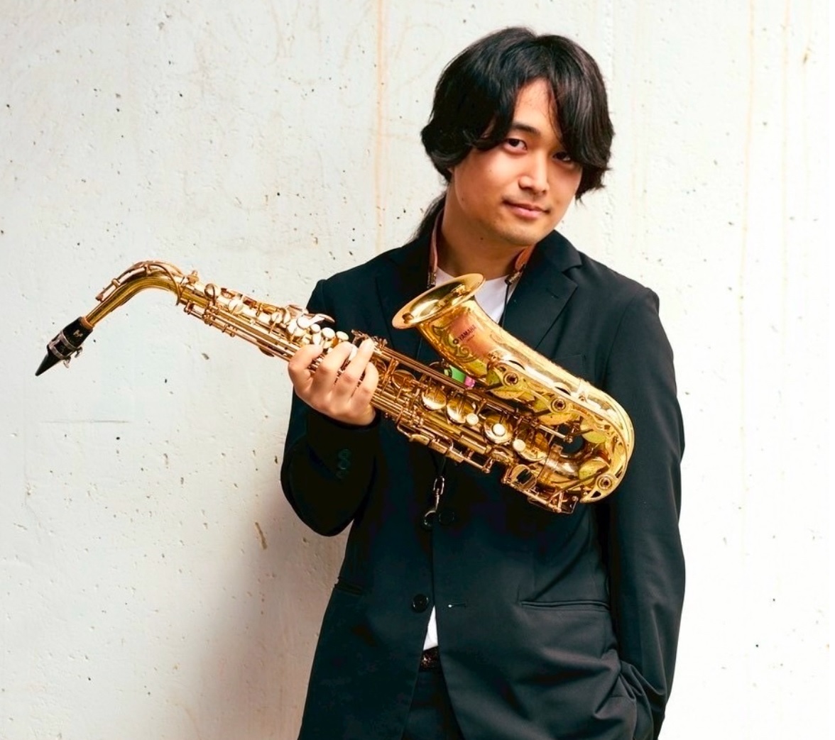 ジャズサックス科講師嶋根　颯太