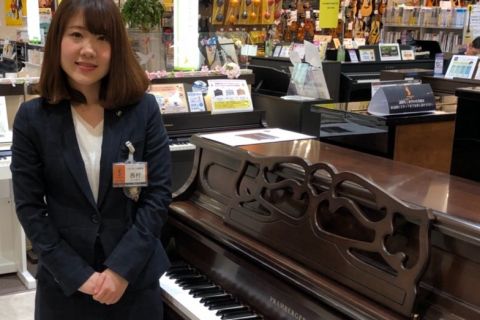 スタッフ写真 ピアノ・電子ピアノ・キーボード・ウクレレ・防音室 西村