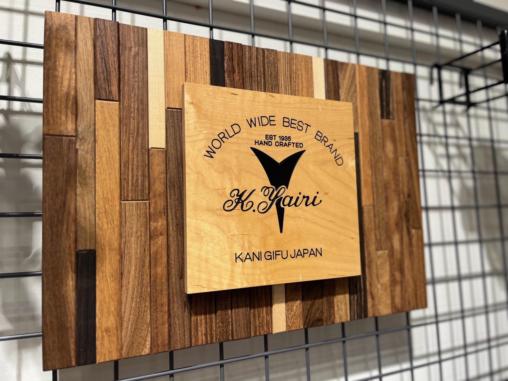 こんにちは！イオンモール橿原店、副店長：竹田です！今回は当店自慢のアコースティックギターコーナーより「K.YAIRI」の展開モデルをご紹介いたします！ CONTENTS当店はK.YAIRI特約店ですK.YAIRIコーナー紹介ECサイトよりご購入も可能です問い合わせ当店はK.YAIRI特約店です K. […]