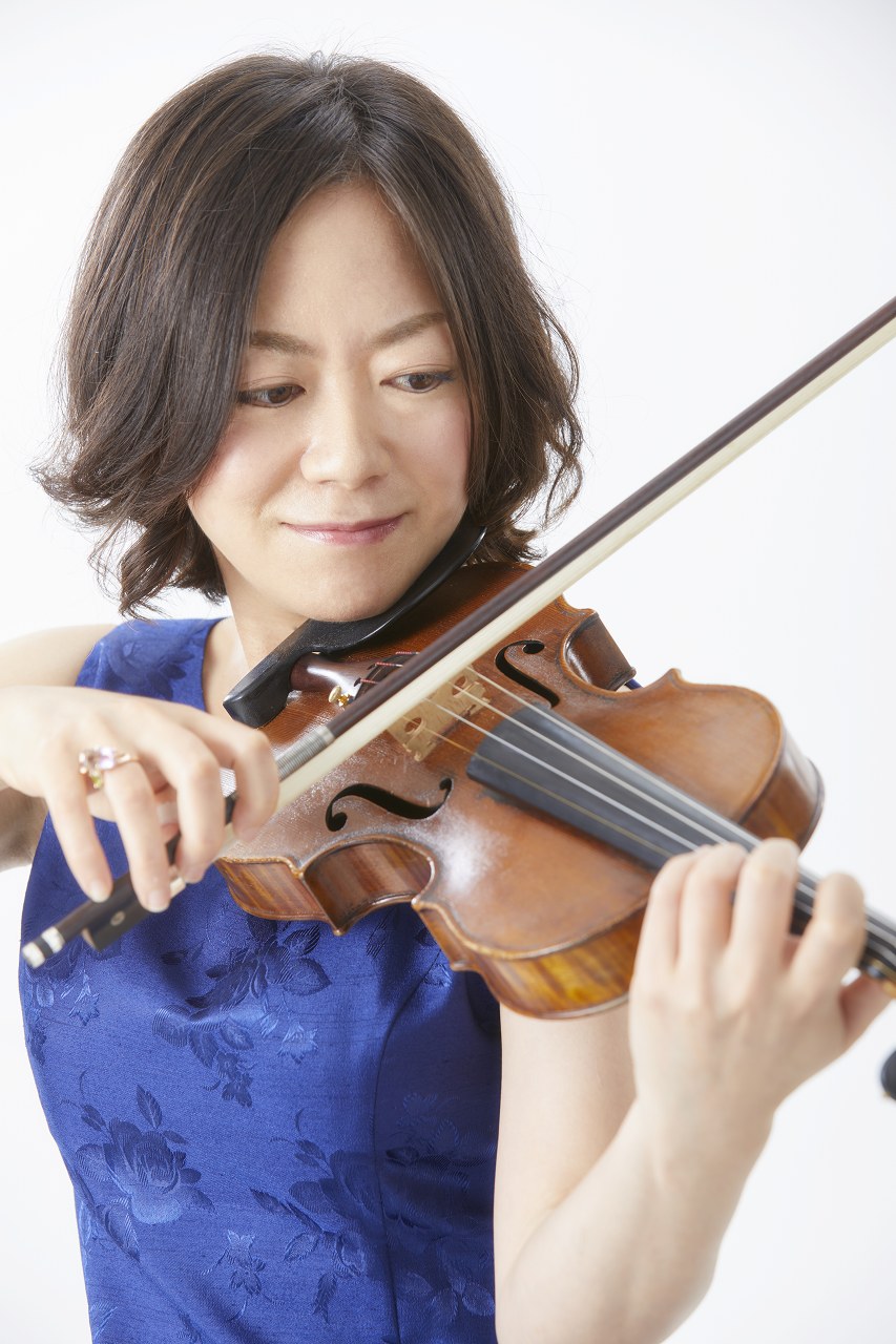 CONTENTSプロフィールインタビュー楽器についてお申込み・お問い合わせプロフィール 4歳よりヴァイオリンを学ぶ。明治学院大学国際学部卒。2009年まで都内食品メーカーに勤務しつつ音楽活動を続ける。退社後改めて音楽を学び、国内各地で演奏活動を行っている。これまでに上杉理香（スズキメソード）、木野雅 […]