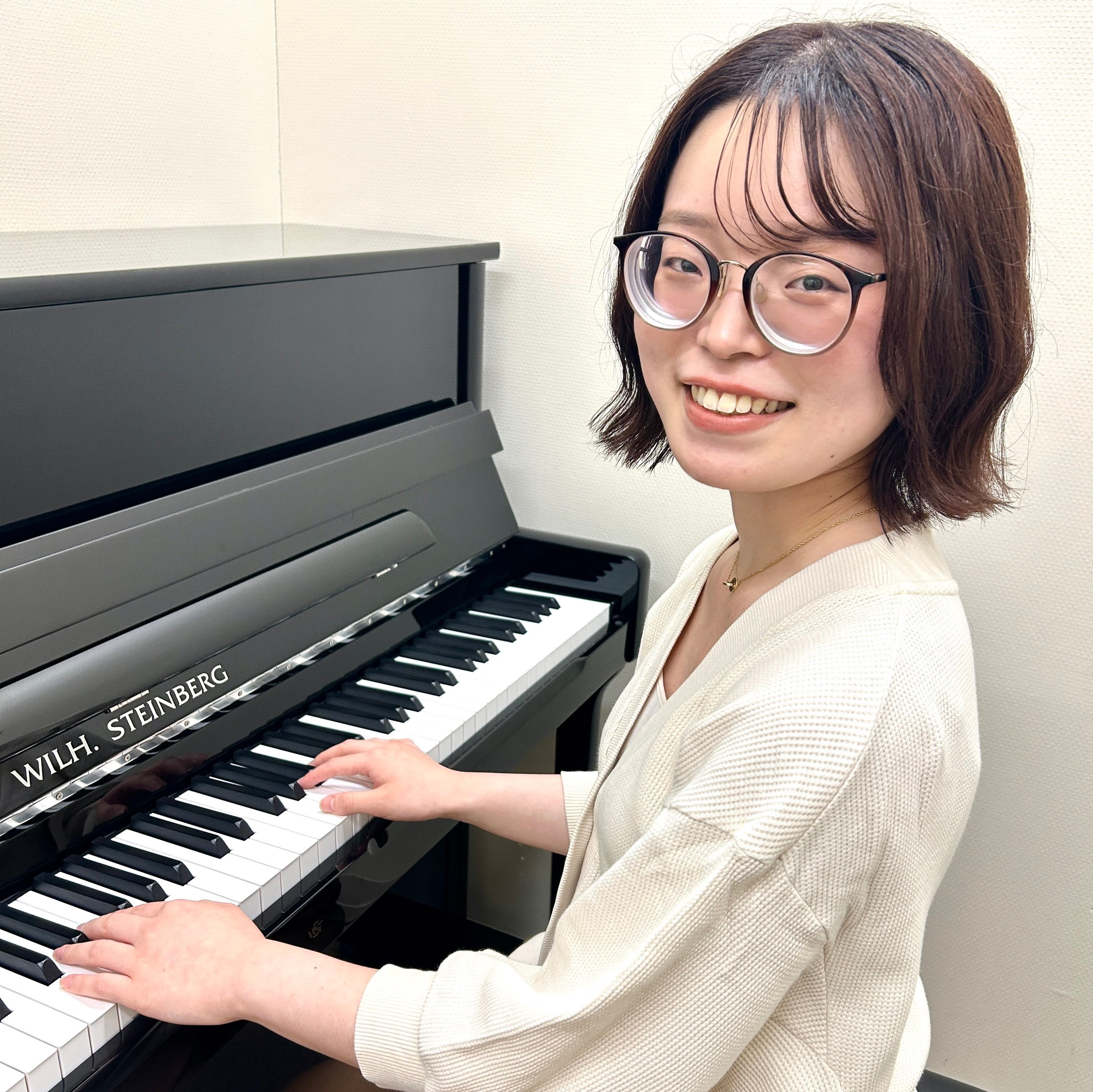 CONTENTSプロフィールインタビュー本番の楽しさを知る発表会・イベントコース概要お問合せ・体験レッスンのお申込みプロフィール インタビュー Q.ピアノを始めたきっかけは何ですか？友だちのお姉さんがピアノを演奏している様子を見て、「かっこいい！私もピアノをやりたい！」と思い、4歳の頃からレッスンを [&hellip;]