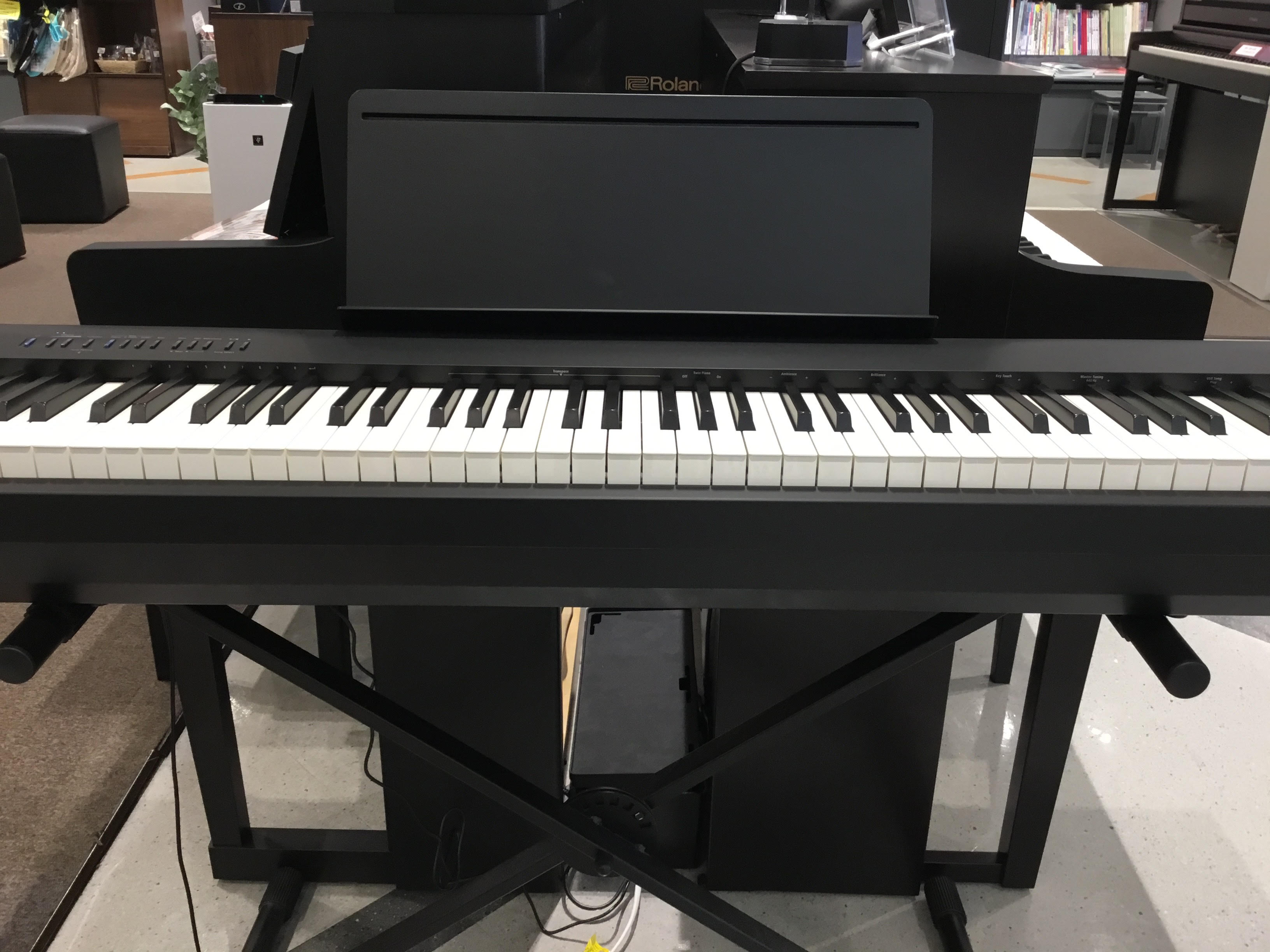 ROLANDの新しい電子ピアノ、FP-30X入荷しました。