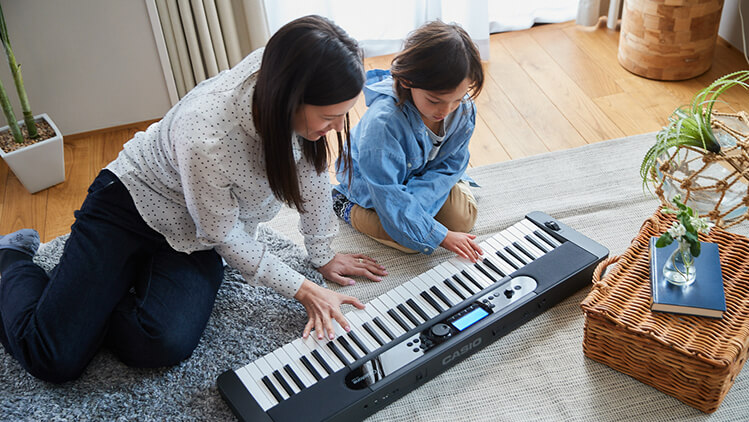 千葉　埼玉　茨城　東京　柏の葉　キーボード　ピアノ　ポータブルキーボード　プレゼント　子ども　お子様用　ららぽーと　お孫さん　室内　手軽　軽い　持ち運び　柏　流山　オススメギフト　キーボード　YAMAHA　CASIO　KORG　ヤマハ　カシオ　CT-S400　CT-S1　新商品　インテリア