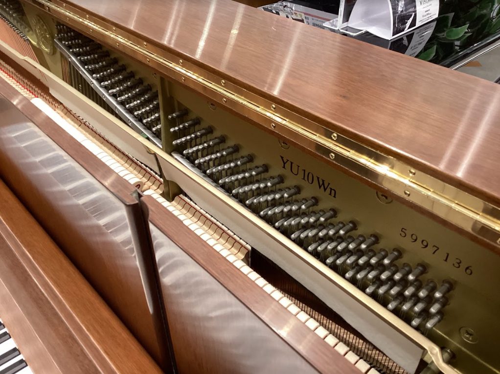 YAMAHA（ヤマハ）　アップライト　中古ピアノYU10Wn/WN　【売約済み】