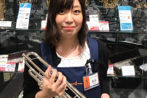 スタッフ写真 管楽器、楽譜、ファンシーグッズ 染谷
