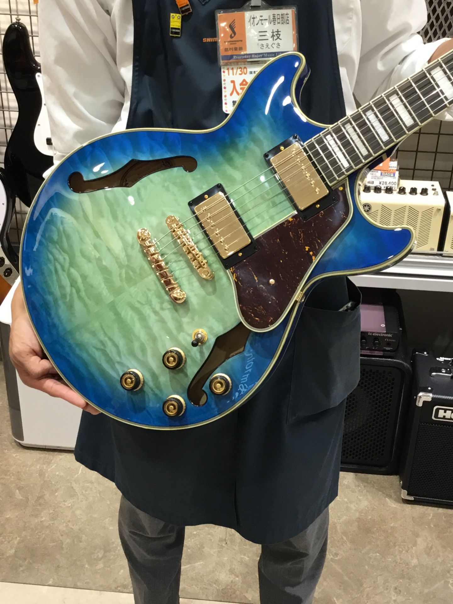 【エレキギター 入荷情報】澄みきったブルーとゴールドパーツのコンビネーションが綺麗！IbanezのAM93QMが入荷しました！！