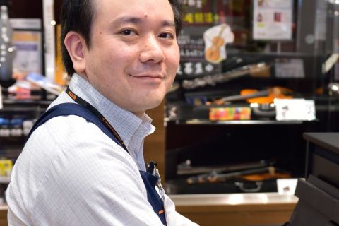 スタッフ写真 店長 髙橋