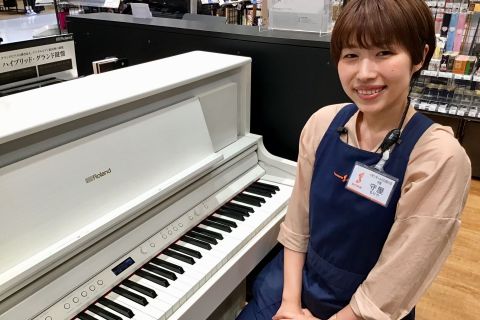 スタッフ写真 店長・ピアノアドバイザー 守屋