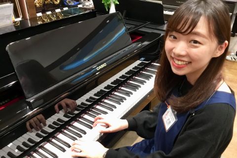 スタッフ写真 ピアノインストラクター 大舘