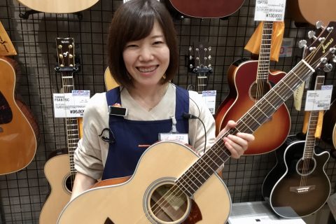 スタッフ写真 ギターアドバイザー 杉田