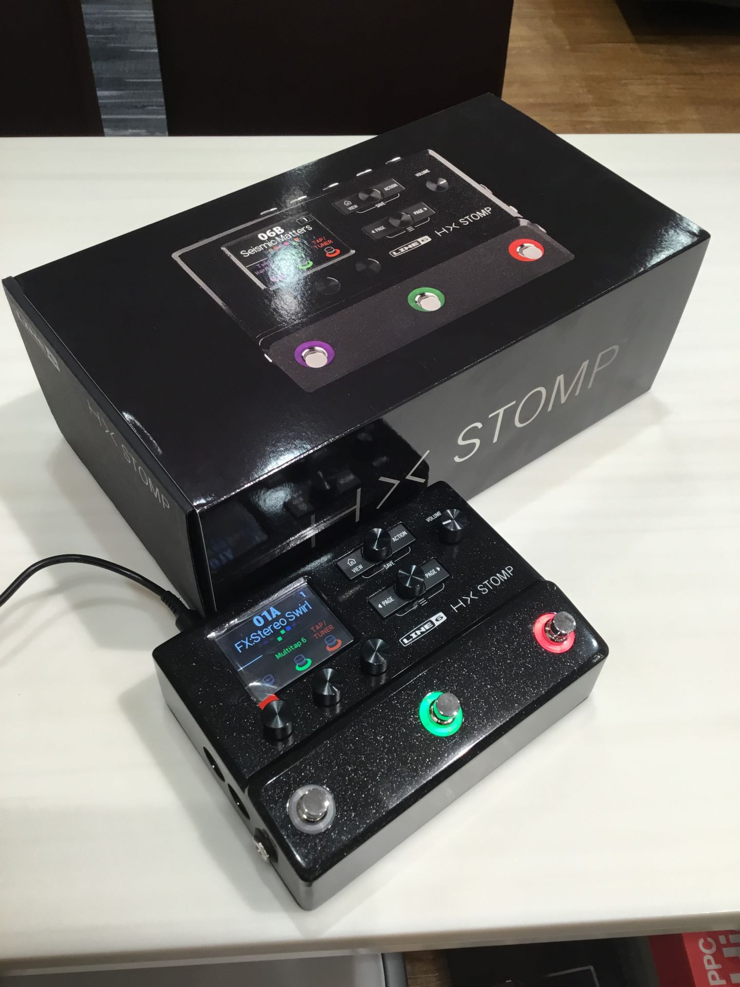 LINE6 HX stomp 在庫あります！