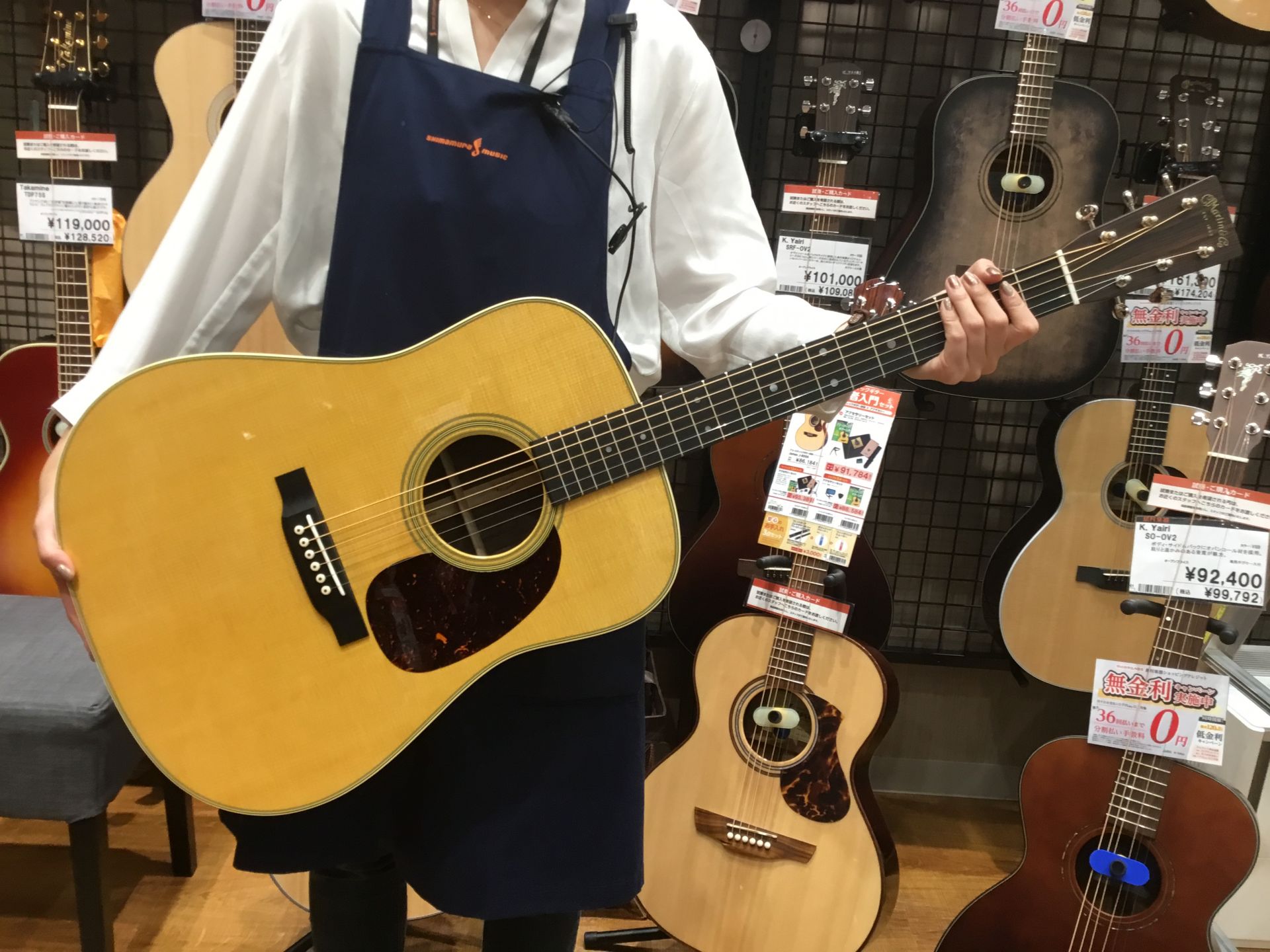 *ギター入荷情報！ Martin(マーチン)　D-28 Standard 世界中のアコースティックギターの基準と言えるMartinのスタンダードシリーズ。その中でもこのD-28は、1931年の発表以来、マーティンを代表するモデルとして世界中のプロミュージシャンから愛され続けているモデルです。 |*ブ […]