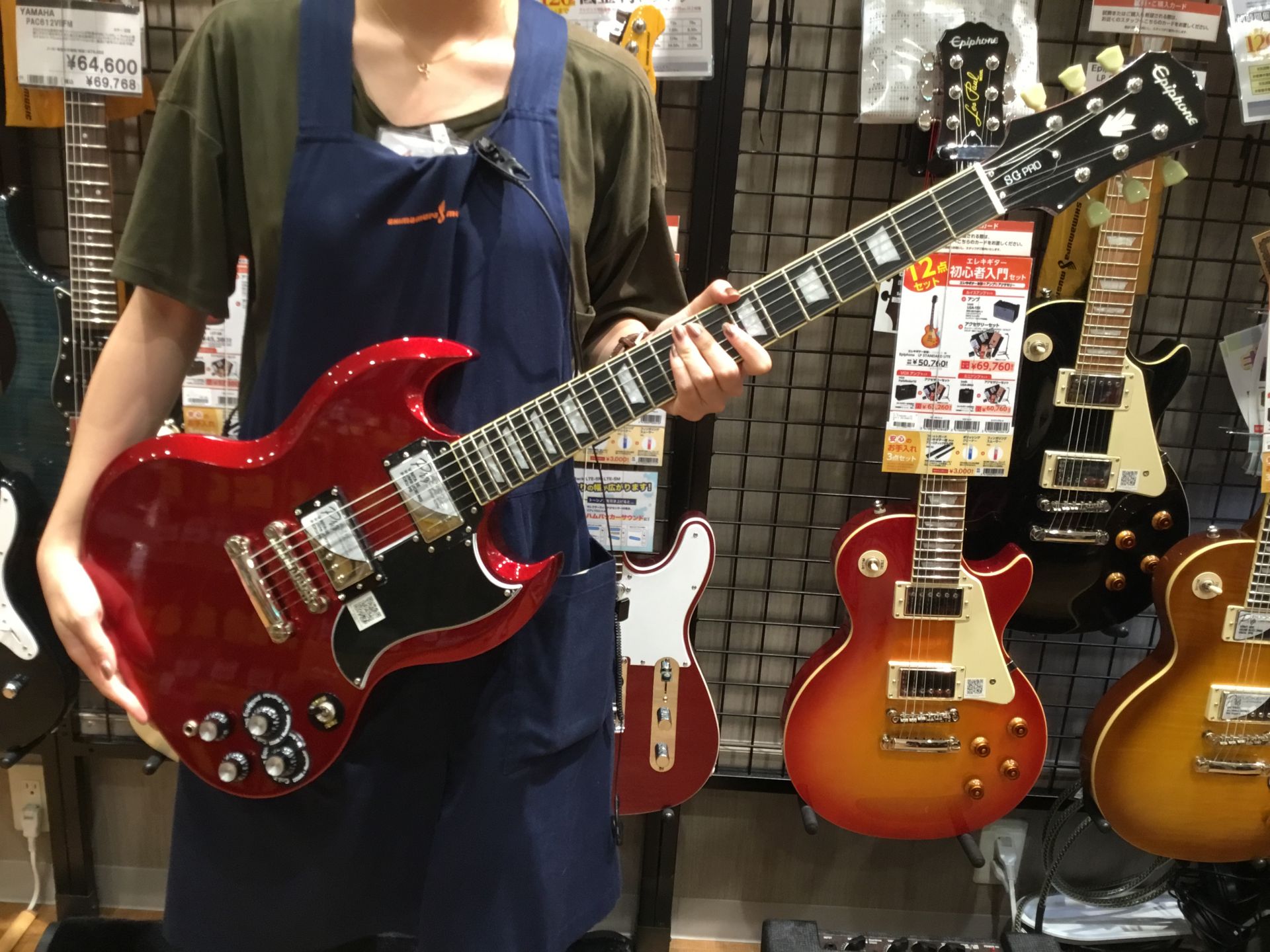 *ギター入荷情報！Epiphone(エピフォン)　LTD 1961 G-400PRO メタリックなキャンディ・アップル・レッドカラーで、通常のG-400 PROとは一味違う雰囲気です。 G-400 PROと同じく、ハム/シングル切り替え機能が搭載されています。 |*ブランド|*型名|*定価(税込)| […]